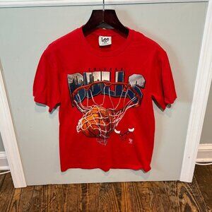Vintage 90's Chicago Bulls NBA Nutmeg Red T-shirt Men Size Medium Lee Sport RARE